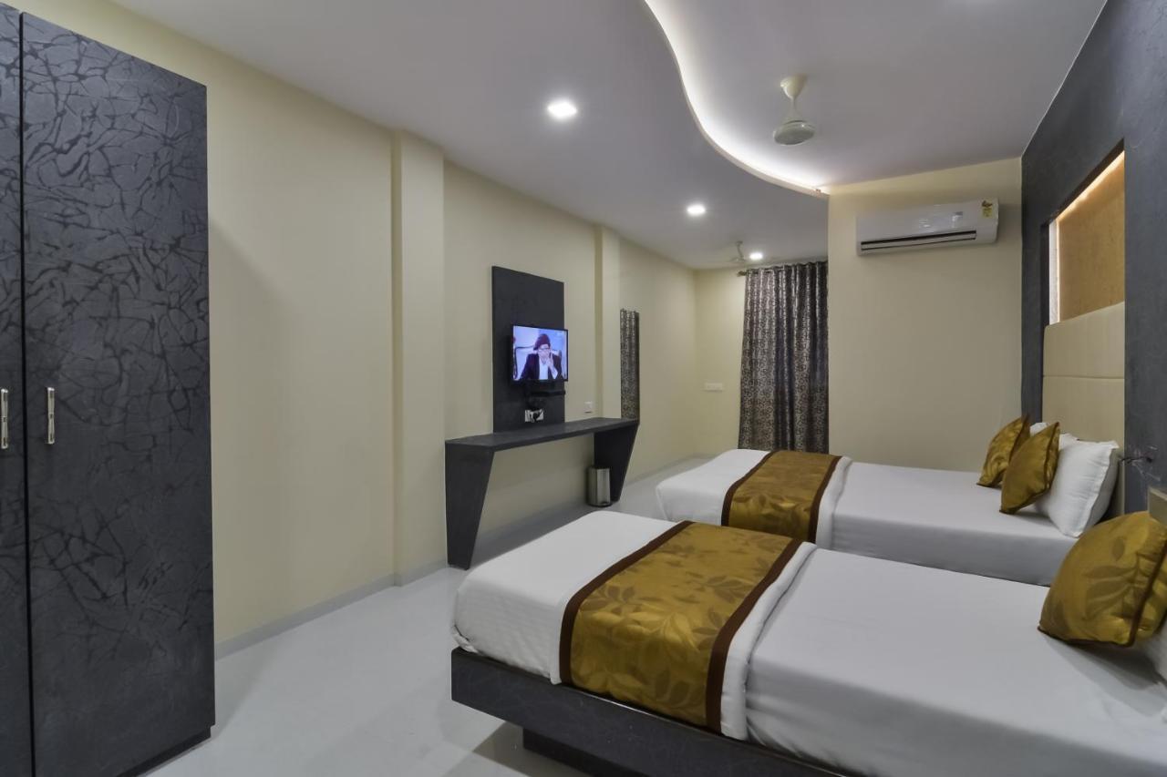 Hotel Aroma- Dadar Bombay Eksteriør billede